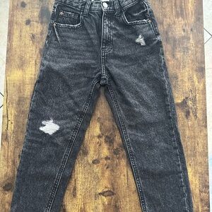 Zara girls Black Distressed ‘mom fit’ Jeans- size 7